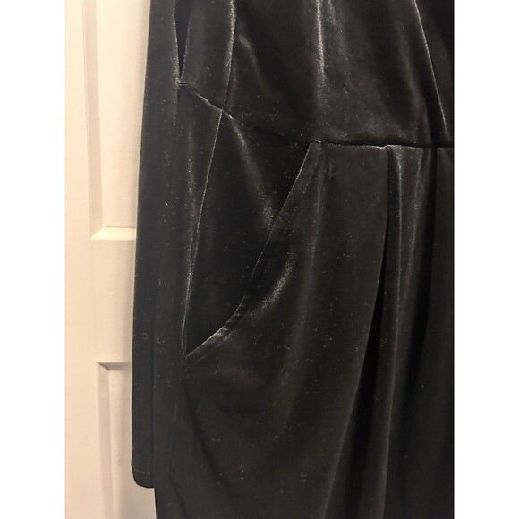 Womens Forever 21 Plus Size 0X Black Velour Long Sleeve Shorts Romper One Piece - Picture 4 of 6